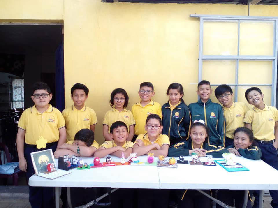 <b><br></b><b><br></b><br><b>4 calle 9-17 zona 1, Guatemala</b><br><i>Teléfonos</i>:<b> 5681-2838 y 2429-7140</b><br><i>Correo electrónico</i>:<b> colegioprovida@gmail.com</b>